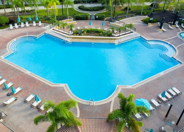 Magnificent 2 Bedroom Apartment Vista Cay Resort 107