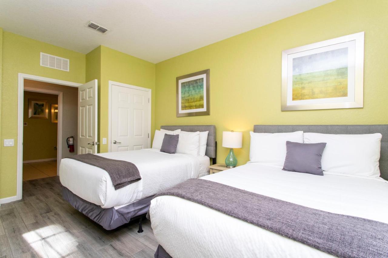 Magnificent 2 Bedroom Vista Cay 107 *
