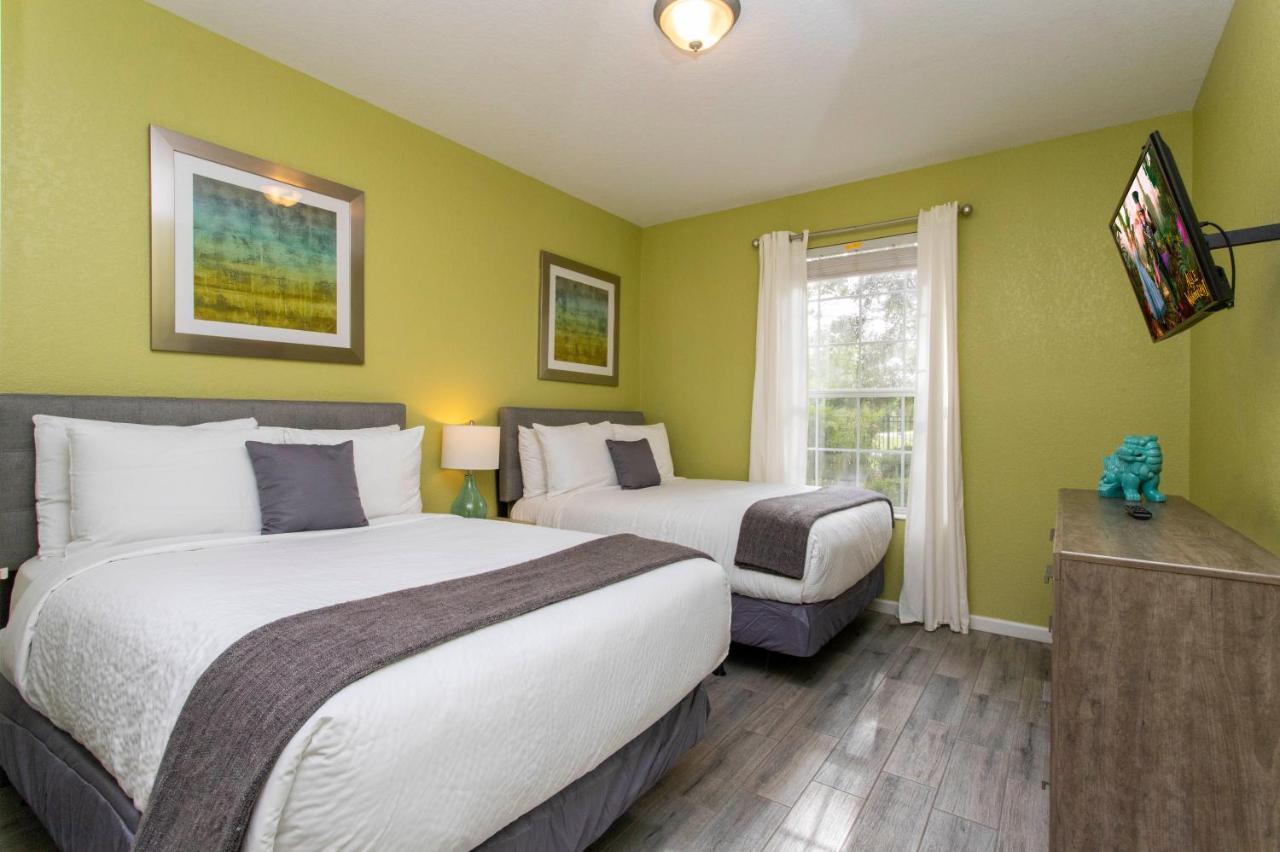 Magnificent 2 Bedroom Vista Cay 107 *