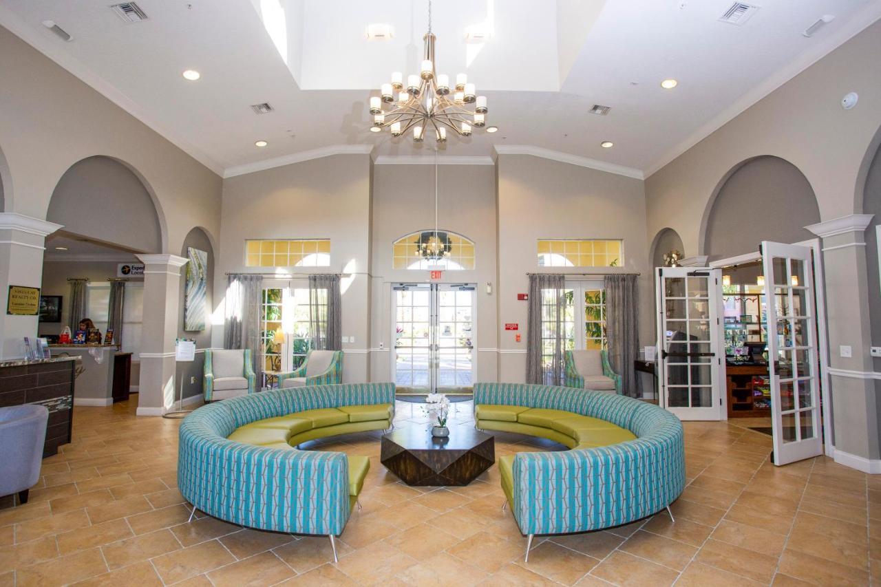 Magnificent 2 Bedroom Vista Cay 107 *