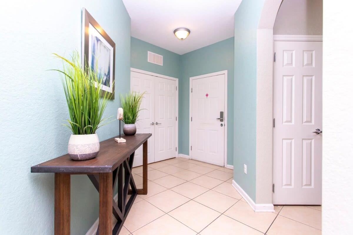 Magnificent 2 Bedroom Vista Cay 107