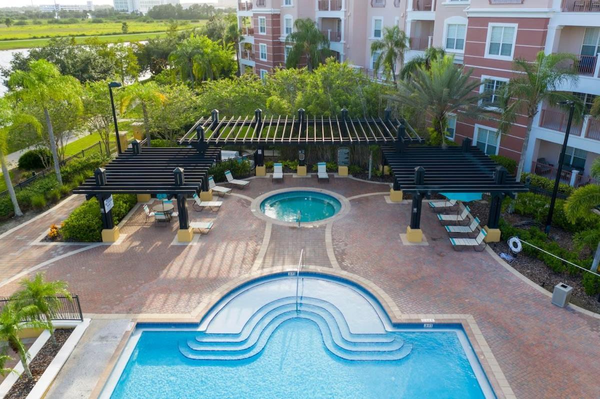 Magnificent 2 Bedroom Vista Cay 107